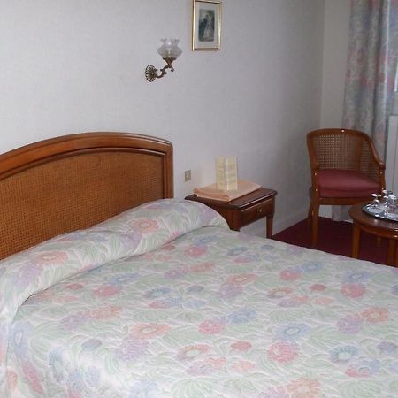 Hotel Aiglon Menton Room photo